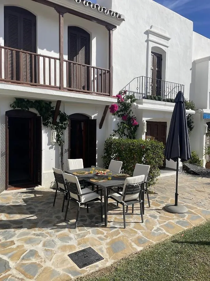 Estepona - Playa - Villa Con Amplia Terraza Abierta A La Piscina El12