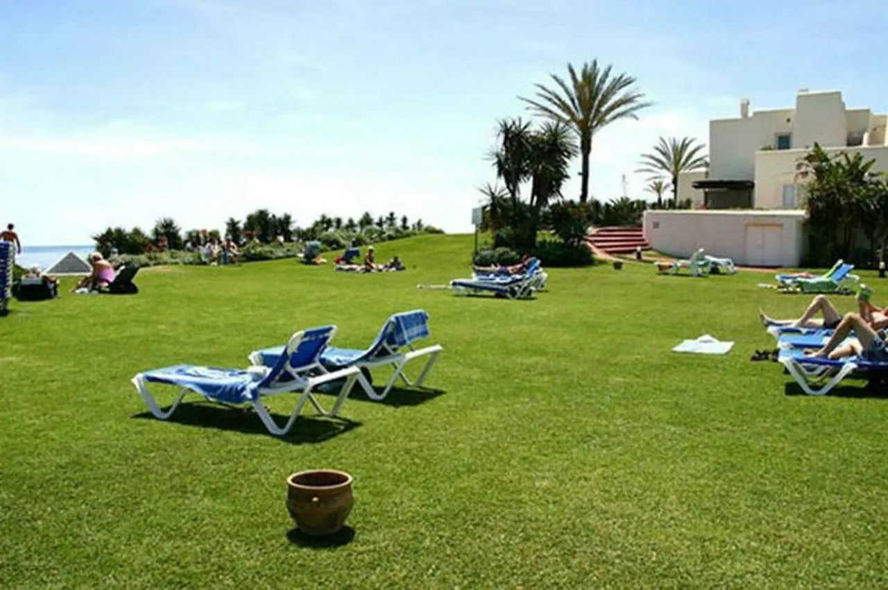Estepona - Playa - Villa Con Amplia Terraza Abierta A La Piscina El12